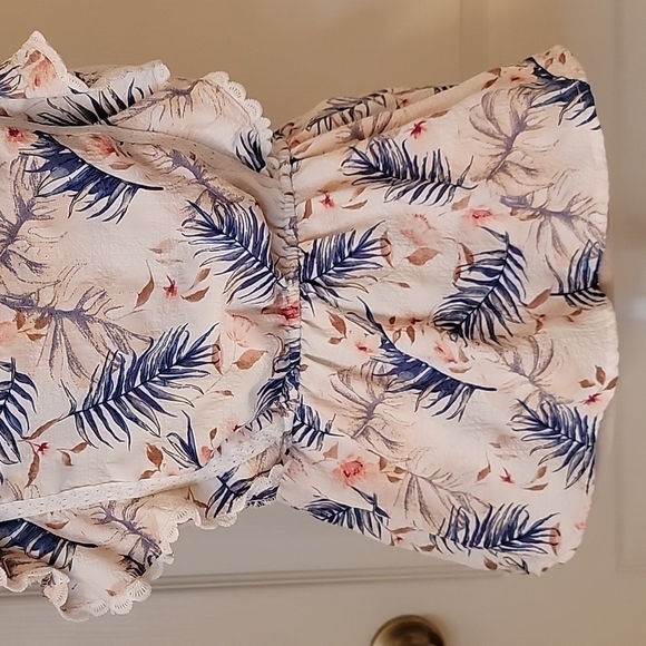 Alice Blue Ruffled Sleeveless Blouse Size M - Picture 3 of 6